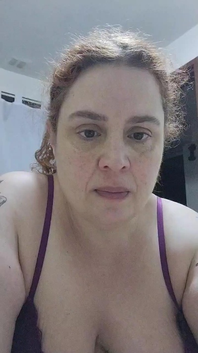 Yaya2065 live cam on Cam4