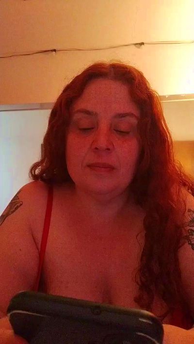 Yaya2065 live cam on Cam4