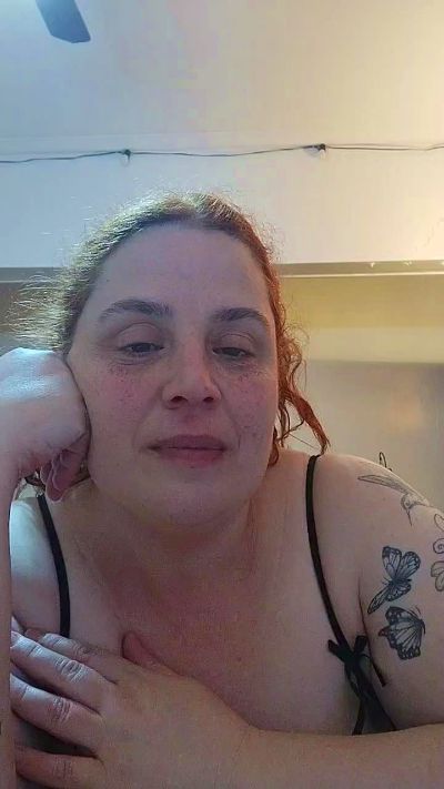 Yaya2065 live cam on Cam4