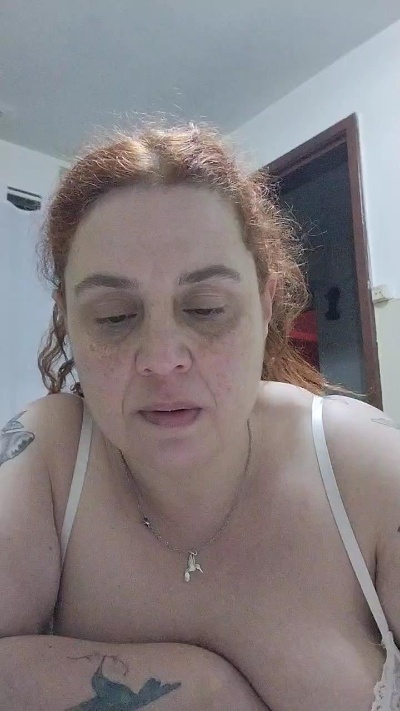 Yaya2065 live cam on Cam4