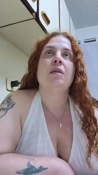Yaya2065 live cam on Cam4