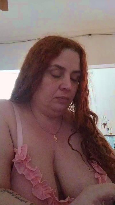 Yaya2065 live cam on Cam4