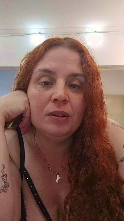 Yaya2065 live cam on Cam4