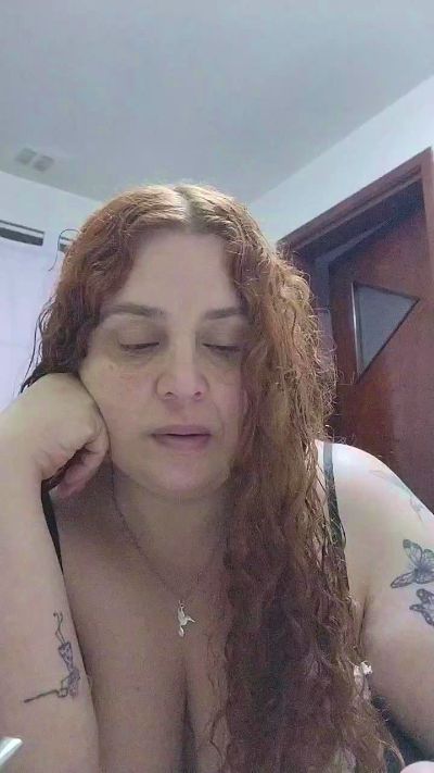 Yaya2065 live cam on Cam4