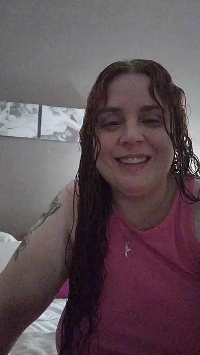 Yaya2065 live cam on Cam4