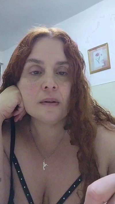 Yaya2065 live cam on Cam4