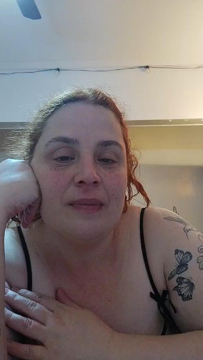 Yaya2065 live cam on Cam4