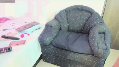 Yaya_189 live cam on Cam4