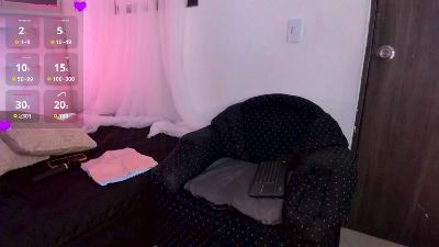 Yaya_189 live cam on Cam4