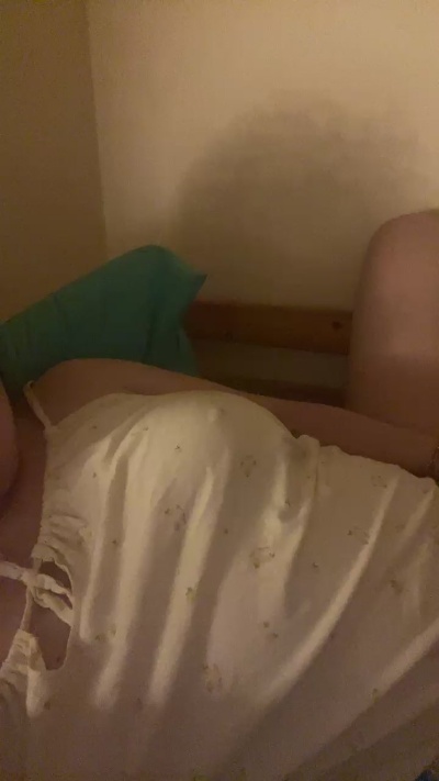 Yennefer live cam on Cam4