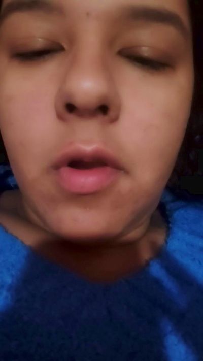 Yennyaurar live cam on Cam4