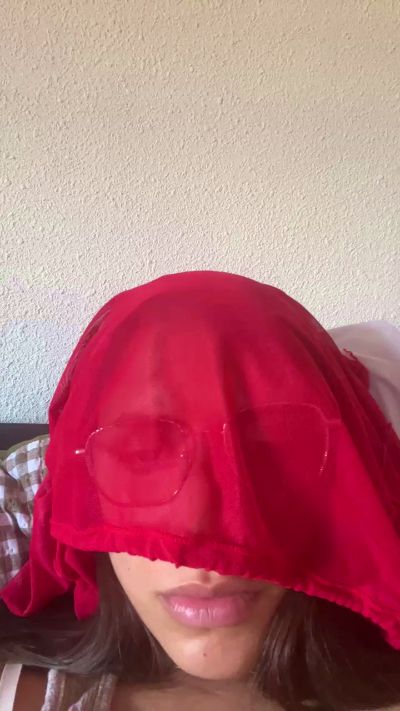 Yeras live cam on Cam4