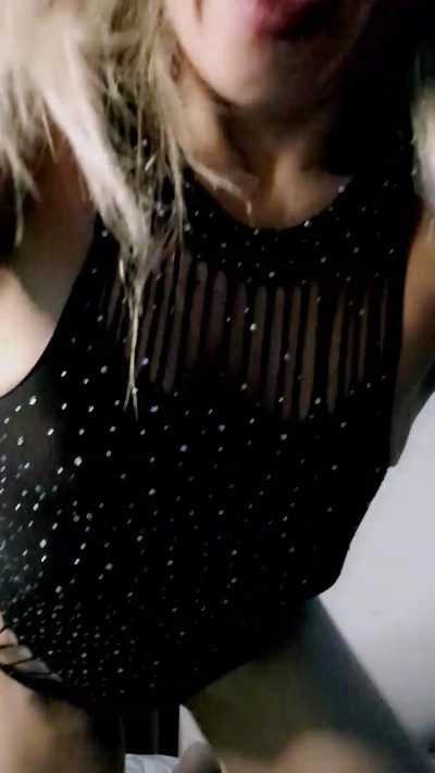 Yesenia live cam on Cam4