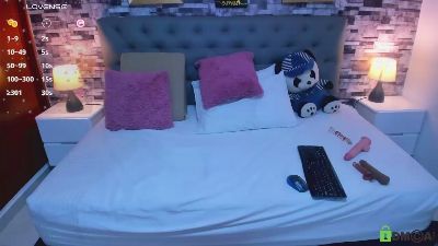 Yeseniaa_25 live cam on Cam4