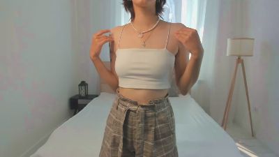 YesseniaMudrick live cam on Cam4