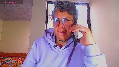 Yessi_rouse live cam on Cam4
