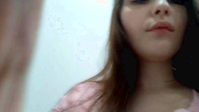 YettaGenualdo live cam on Cam4
