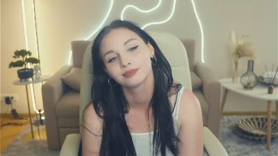 YettaLaugen live cam on Cam4