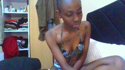 Yiarah1 live cam on Cam4