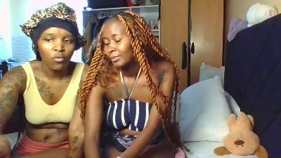 Yiarah1 live cam on Cam4