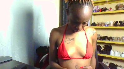 Yiarah1 live cam on Cam4