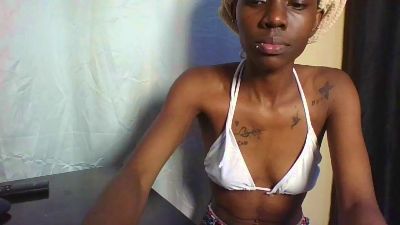 Yiarah1 live cam on Cam4