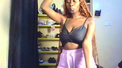 Yiarah1 live cam on Cam4