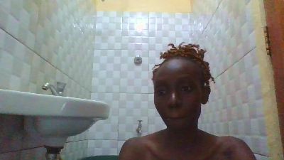 Yiarah1 live cam on Cam4