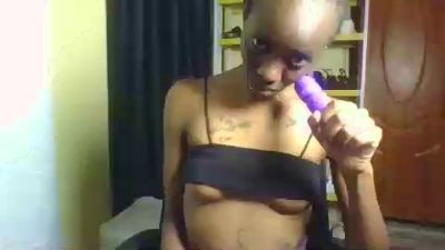 Yiarah1 live cam on Cam4