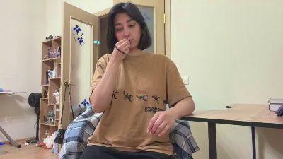 YingPopichak live cam on Cam4