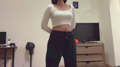 YingPopichak live cam on Cam4