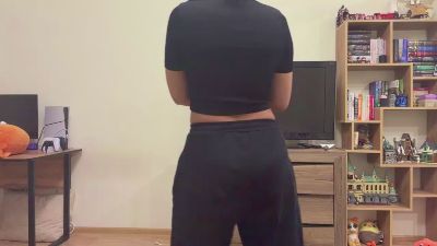 YingPopichak live cam on Cam4