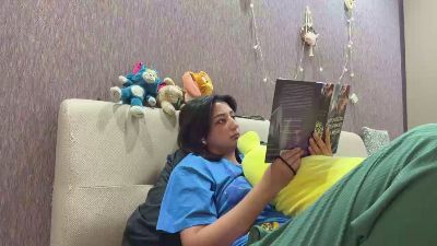 YingPopichak live cam on Cam4