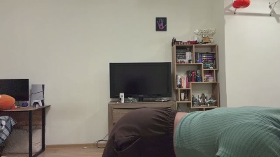 YingPopichak live cam on Cam4