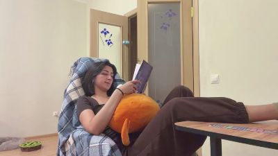 YingPopichak live cam on Cam4