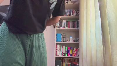 YingPopichak live cam on Cam4
