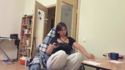 YingPopichak live cam on Cam4
