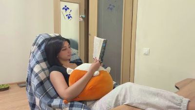 YingPopichak live cam on Cam4