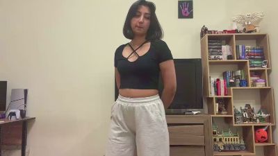YingPopichak live cam on Cam4