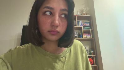 YingPopichak live cam on Cam4