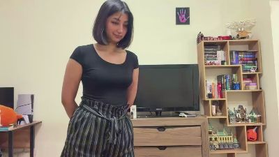 YingPopichak live cam on Cam4