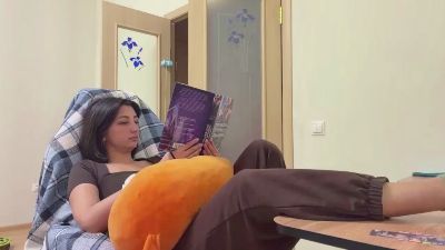 YingPopichak live cam on Cam4