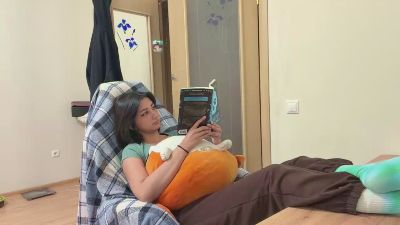 YingPopichak live cam on Cam4
