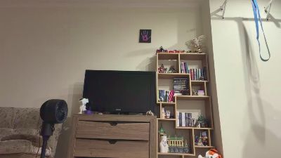 YingPopichak live cam on Cam4