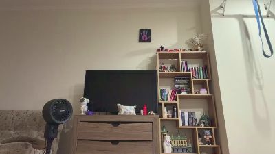 YingPopichak live cam on Cam4