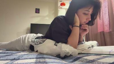 YingPopichak live cam on Cam4