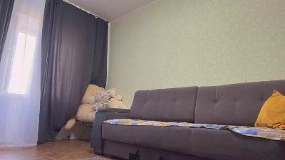 YingPopichak live cam on Cam4