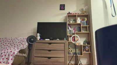 YingPopichak live cam on Cam4