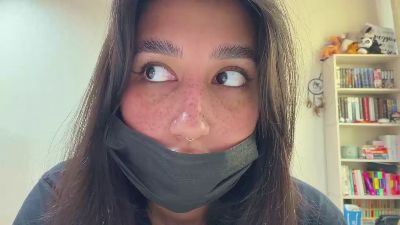 YingPopichak live cam on Cam4