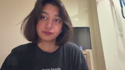 YingPopichak live cam on Cam4